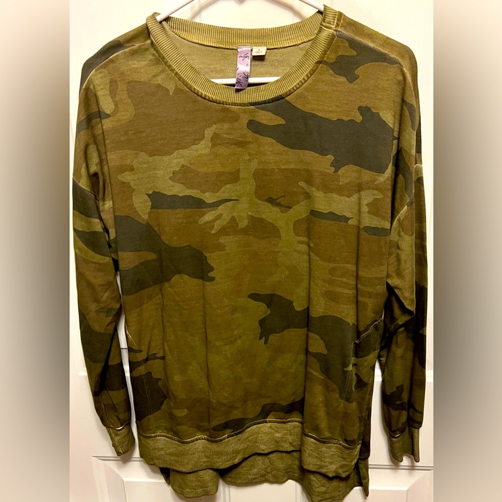 Alya Womens Camo Long Sleeve Size S
